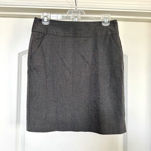 Banana Republic - Beautiful Grey Pencil Skirt - Brand New Condition!